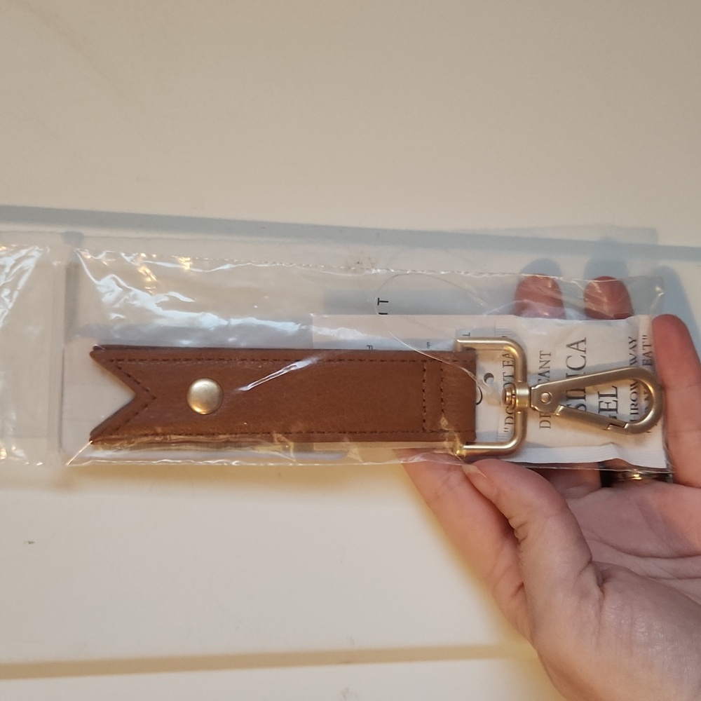Thirty-one Caramel cord wrap keychain